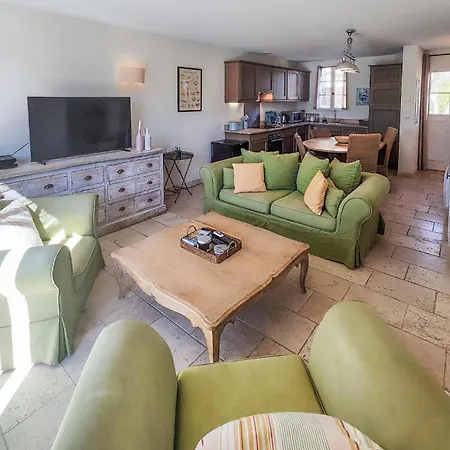 Holiday home Lovely In